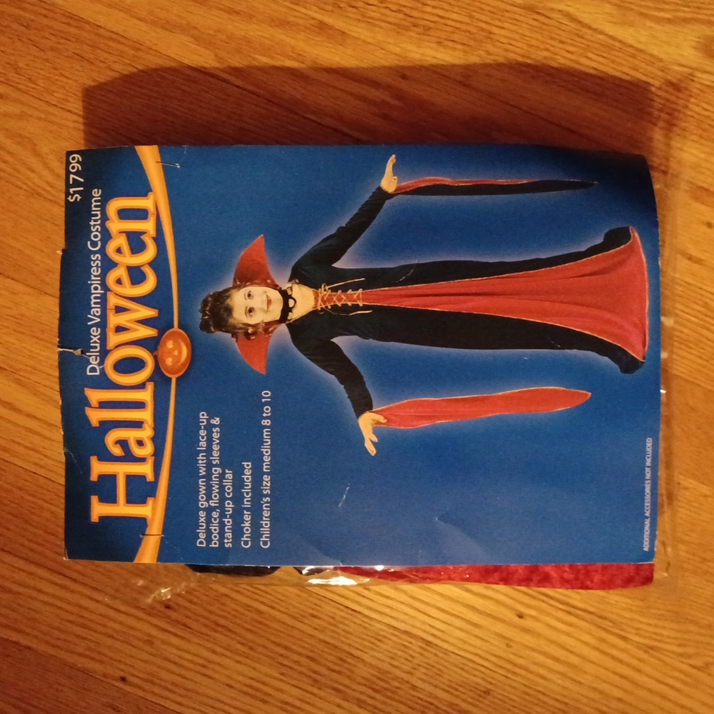 EUC Girls Deluxe Vampiress Costume